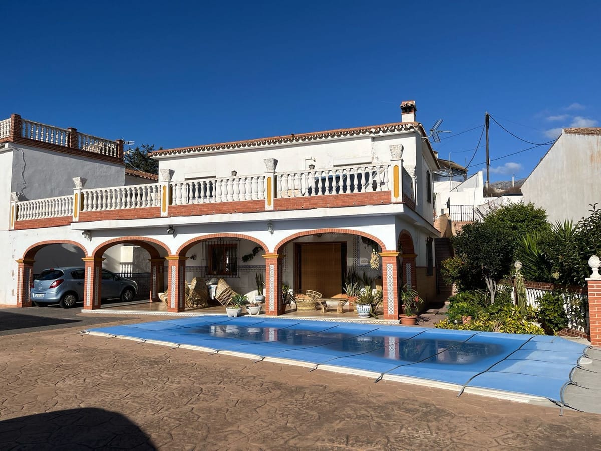 4 bedroom Villa For Sale