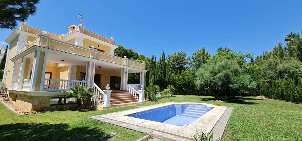 4 bedroom Villa For Sale