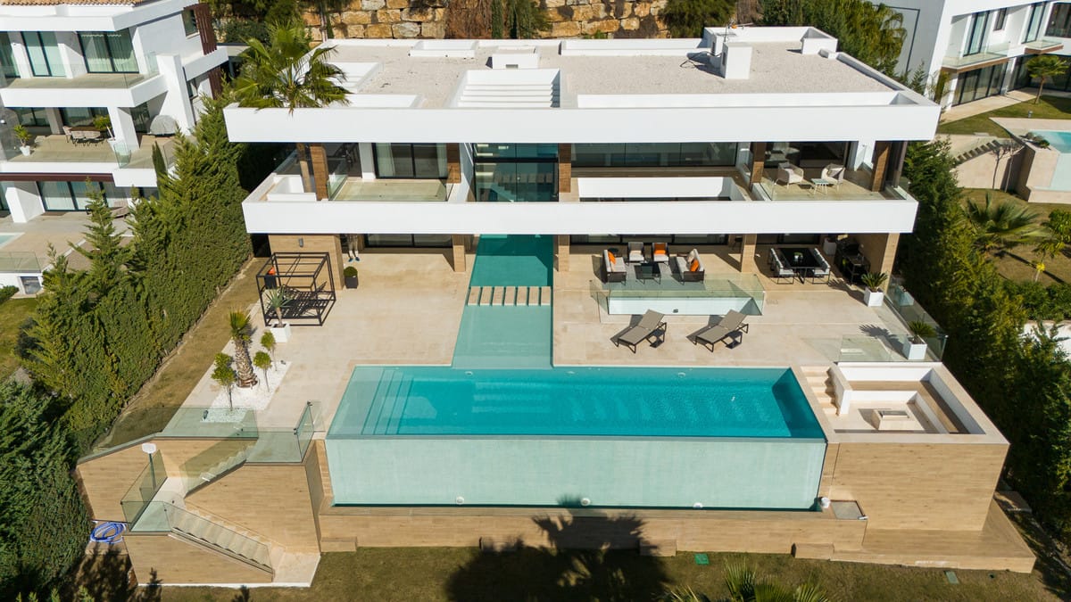 5 bedroom Villa For Sale