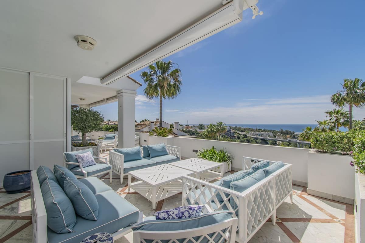 4 bedroom Apartment For Sale