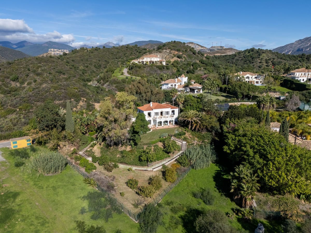 5 bedroom Villa For Sale