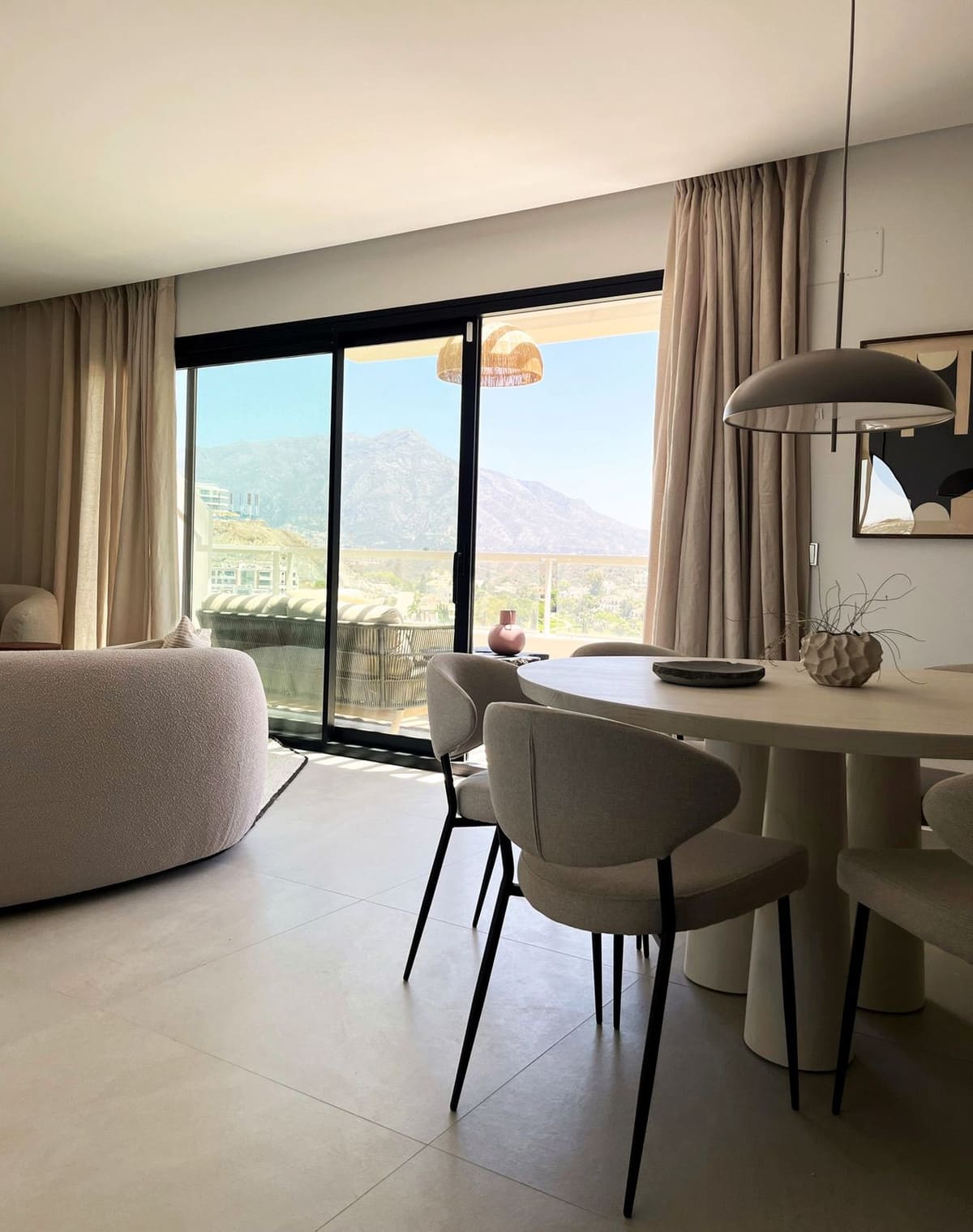 3 bedroom Apartment For Sale