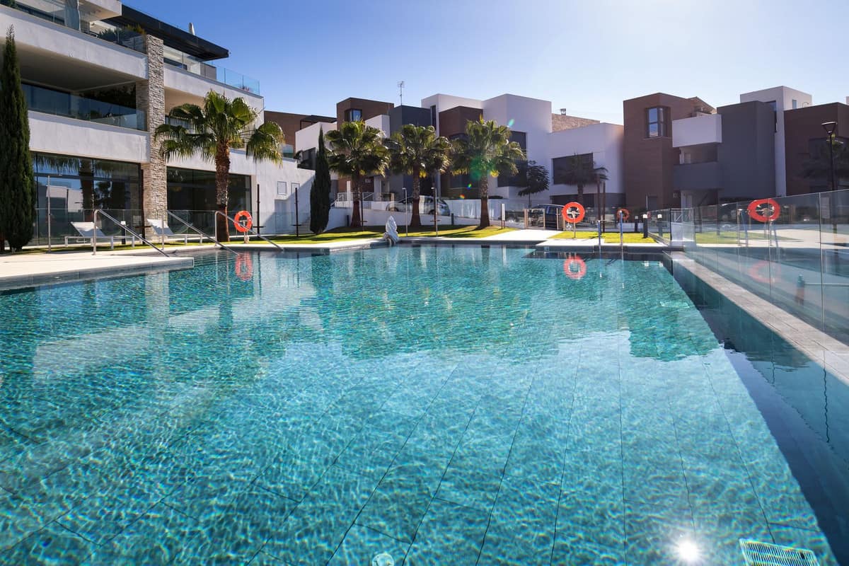3 bedroom Apartment For Sale