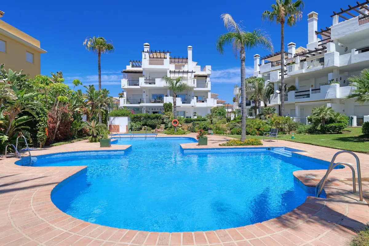 3 bedroom Apartment For Sale