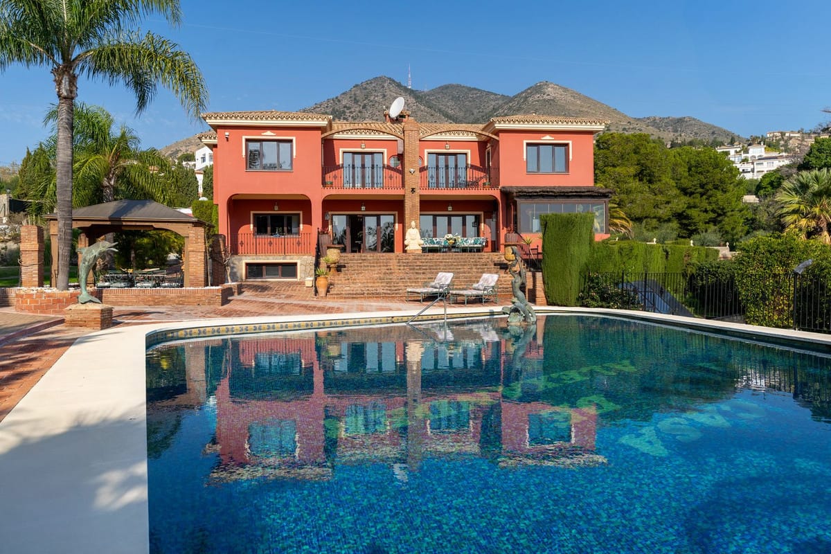 7 bedroom Villa For Sale