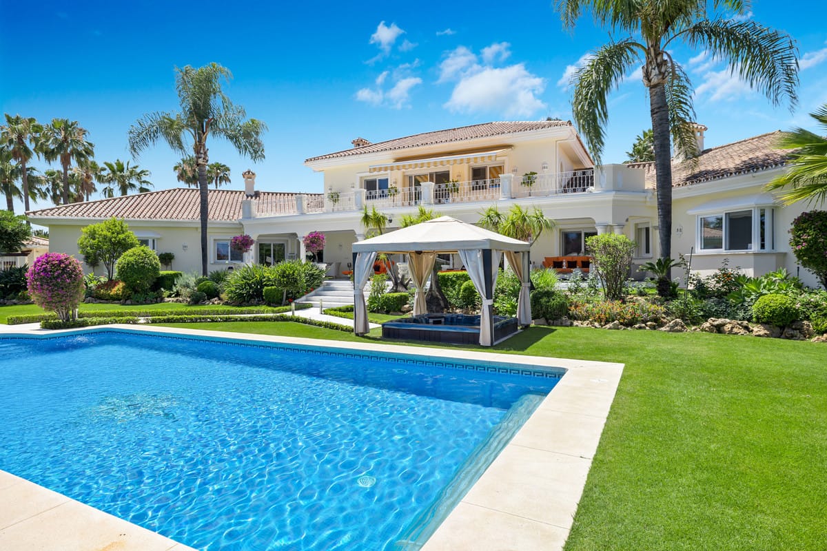 6 bedroom Villa For Sale