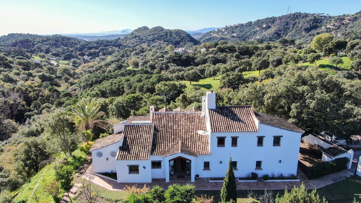 5 bedroom Villa For Sale