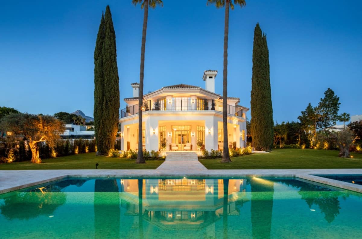 5 bedroom Villa For Sale