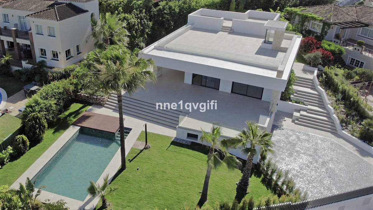 4 bedroom Villa For Sale