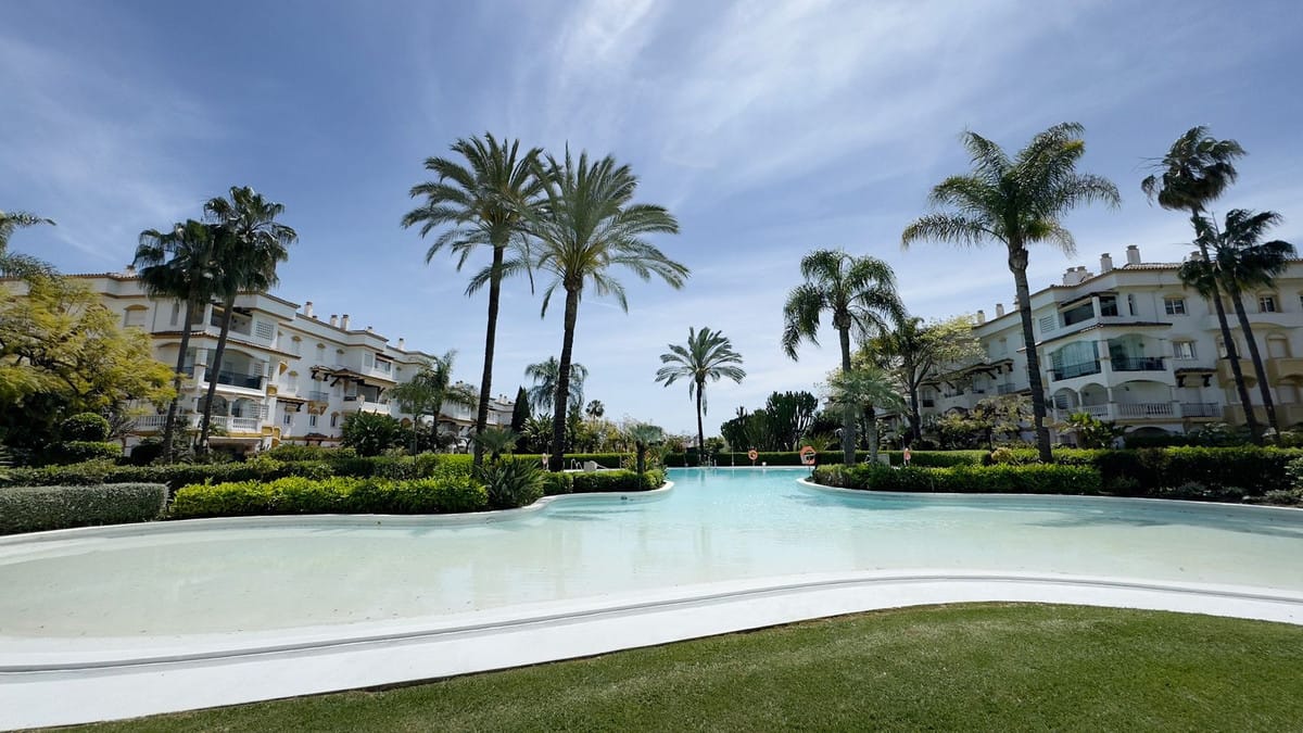 4 bedroom Apartment For Sale
