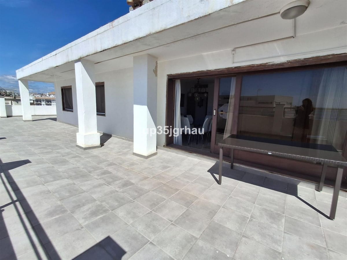 4 bedroom Apartment For Sale