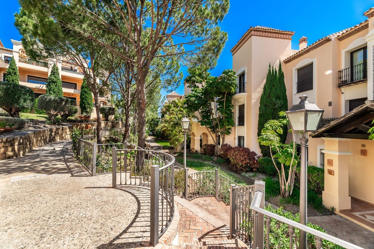 3 bedroom Apartment For Sale