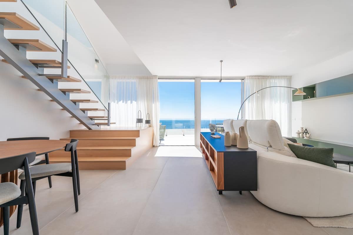 3 bedroom Apartment For Sale