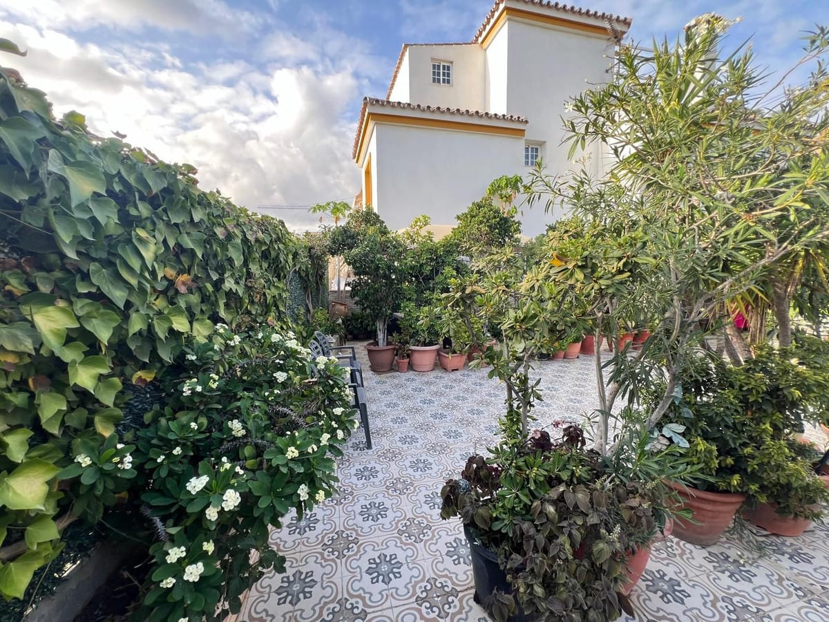 7 bedroom Villa For Sale