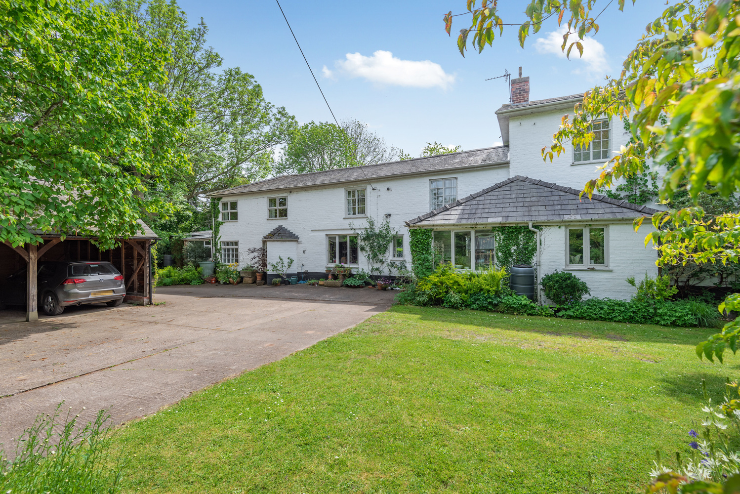 5 bedroom Link detached house For Sale
