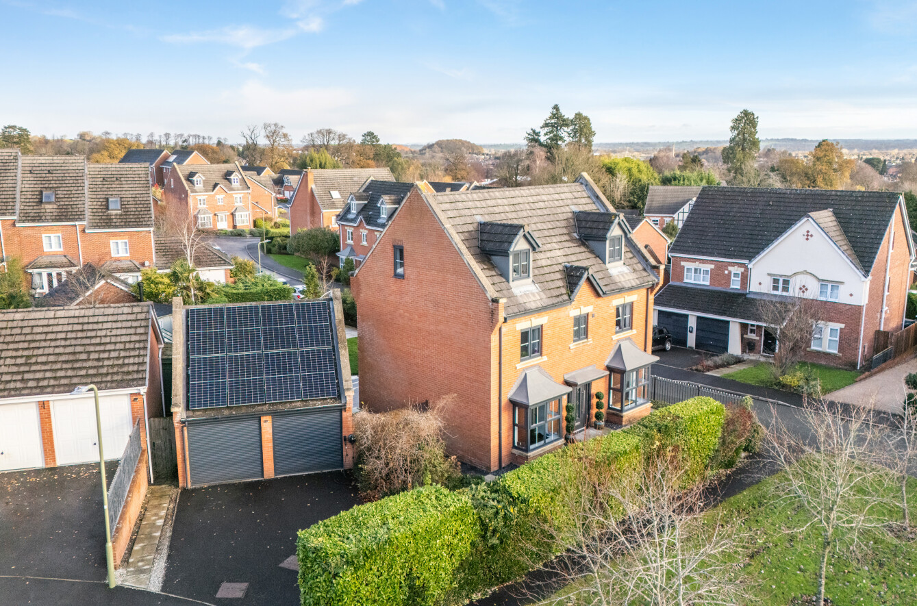 5 bedroom Detached house For Sale