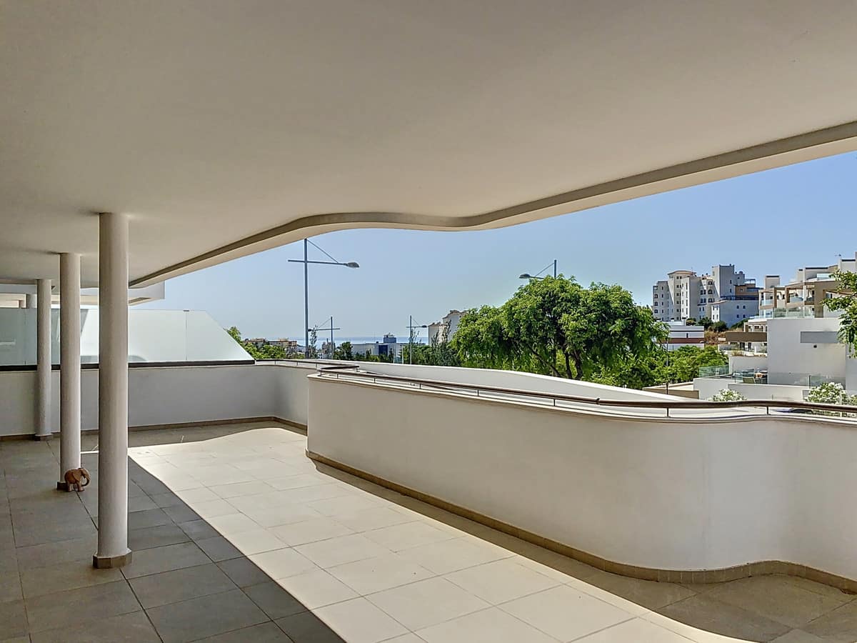 4 bedroom Apartment For Sale