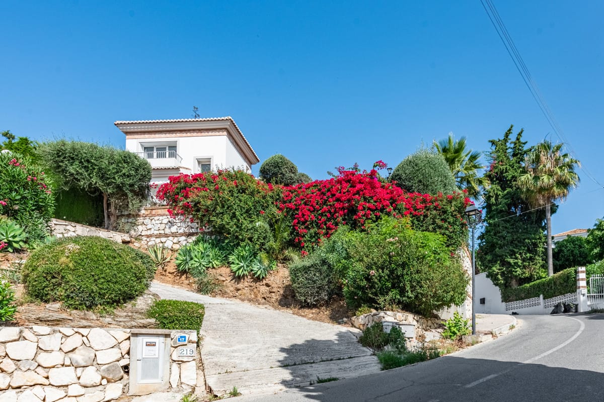 6 bedroom Villa For Sale