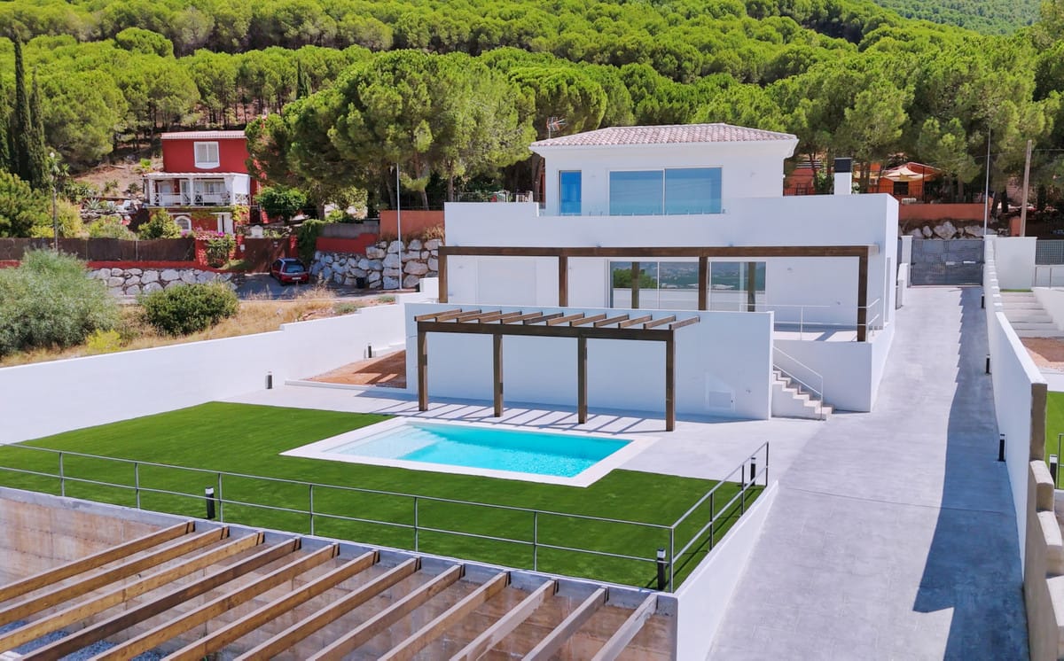 4 bedroom Villa For Sale