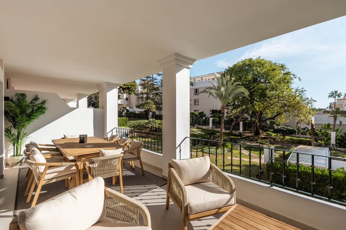 3 bedroom Apartment For Sale