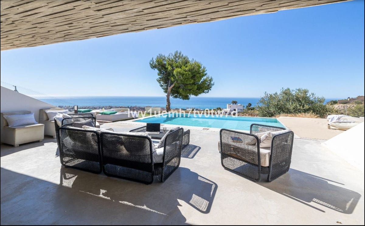 4 bedroom Villa For Sale