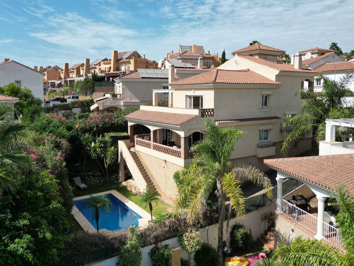 4 bedroom Villa For Sale