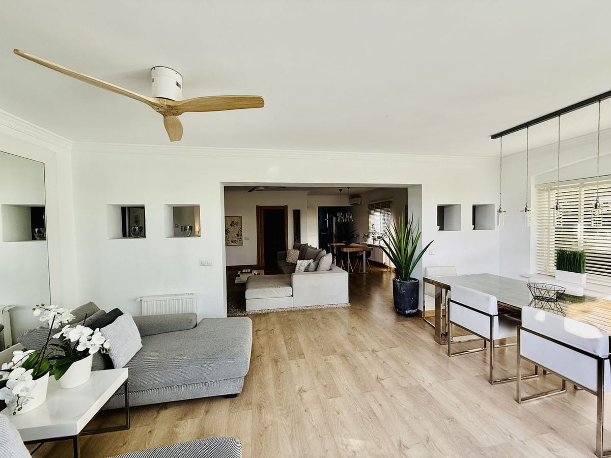 4 bedroom Villa For Sale