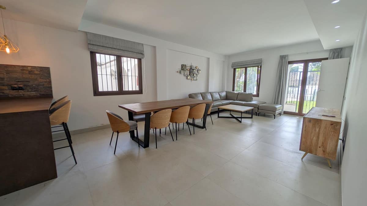 4 bedroom Apartment For Sale