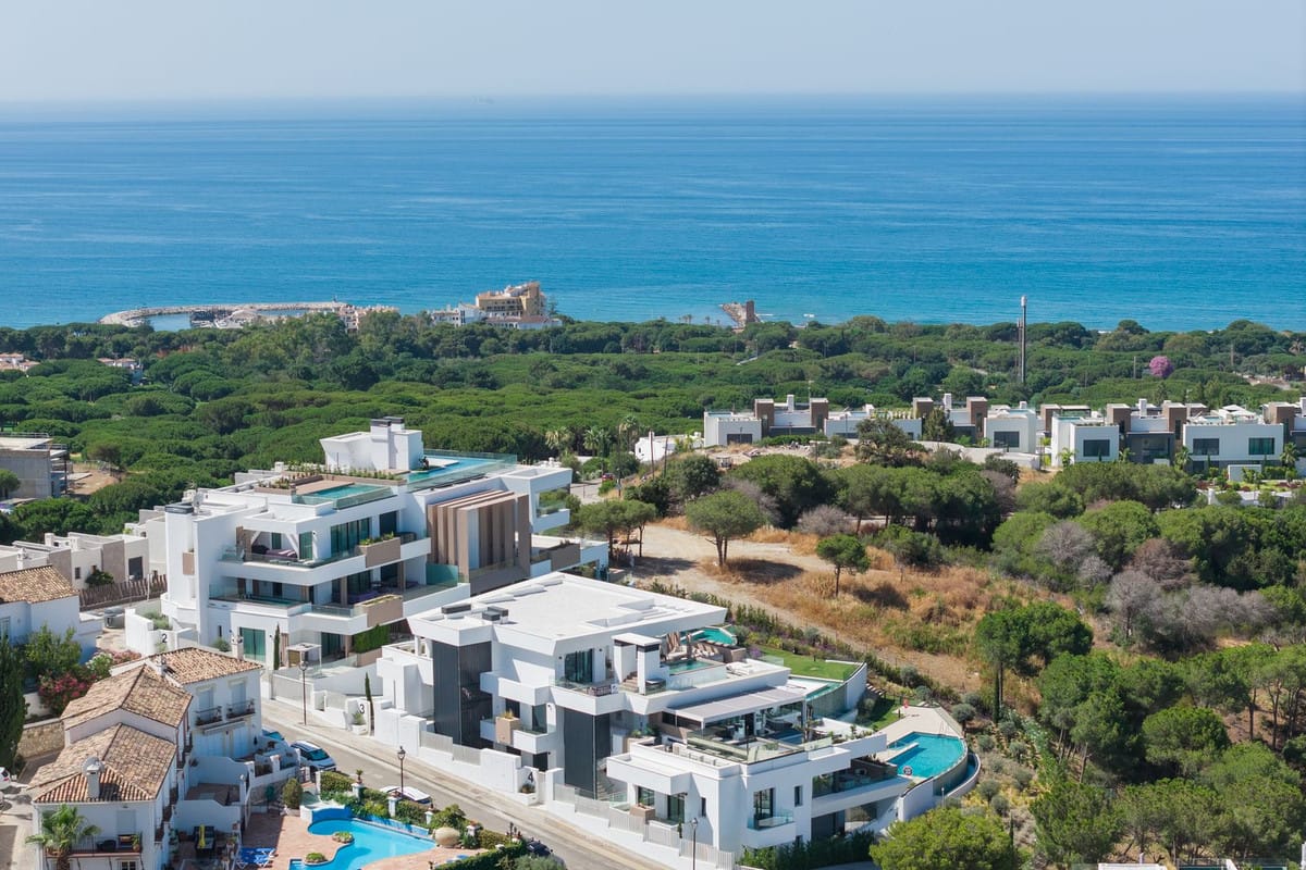 4 bedroom Apartment For Sale