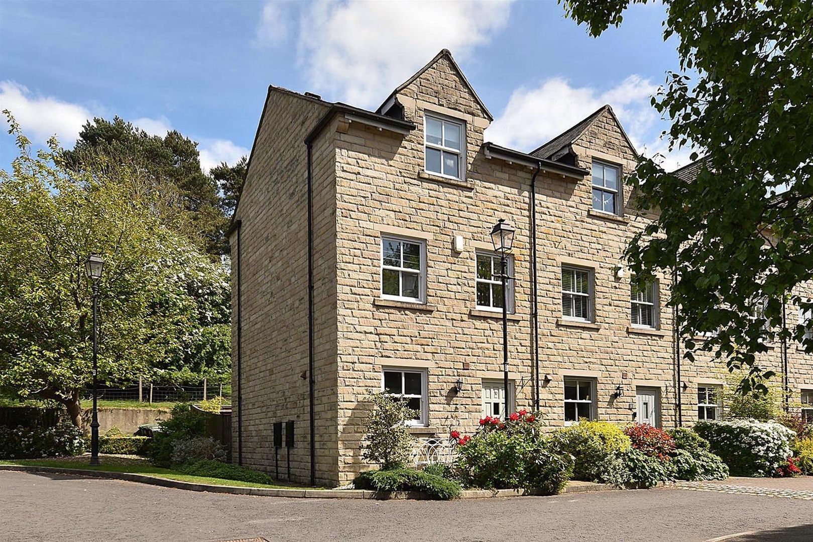 3 bedroom Town house Under Offer
