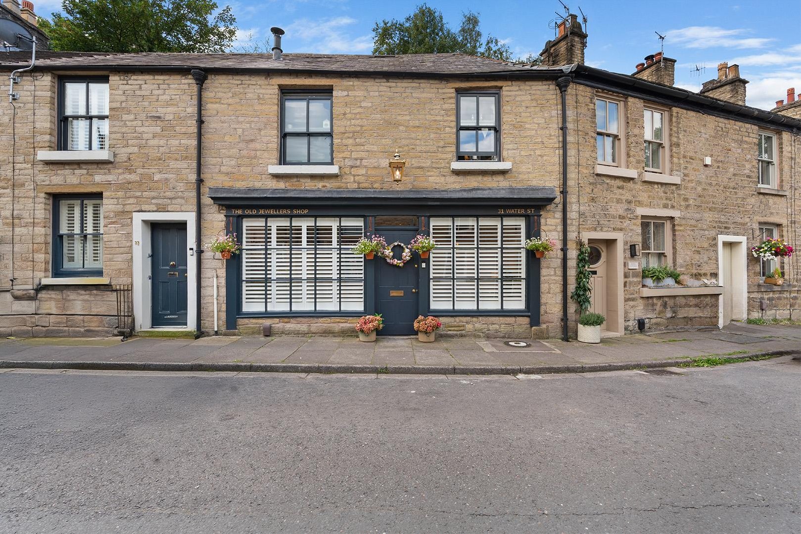 2 bedroom House (unspecified) For Sale