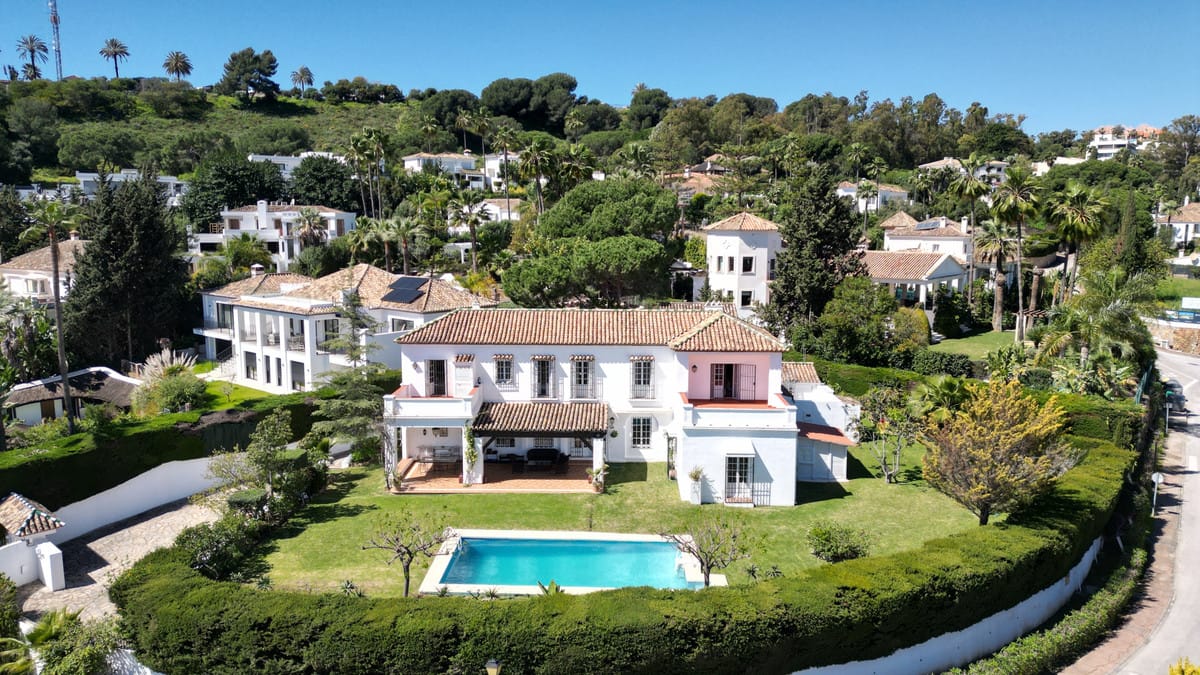 6 bedroom Villa For Sale