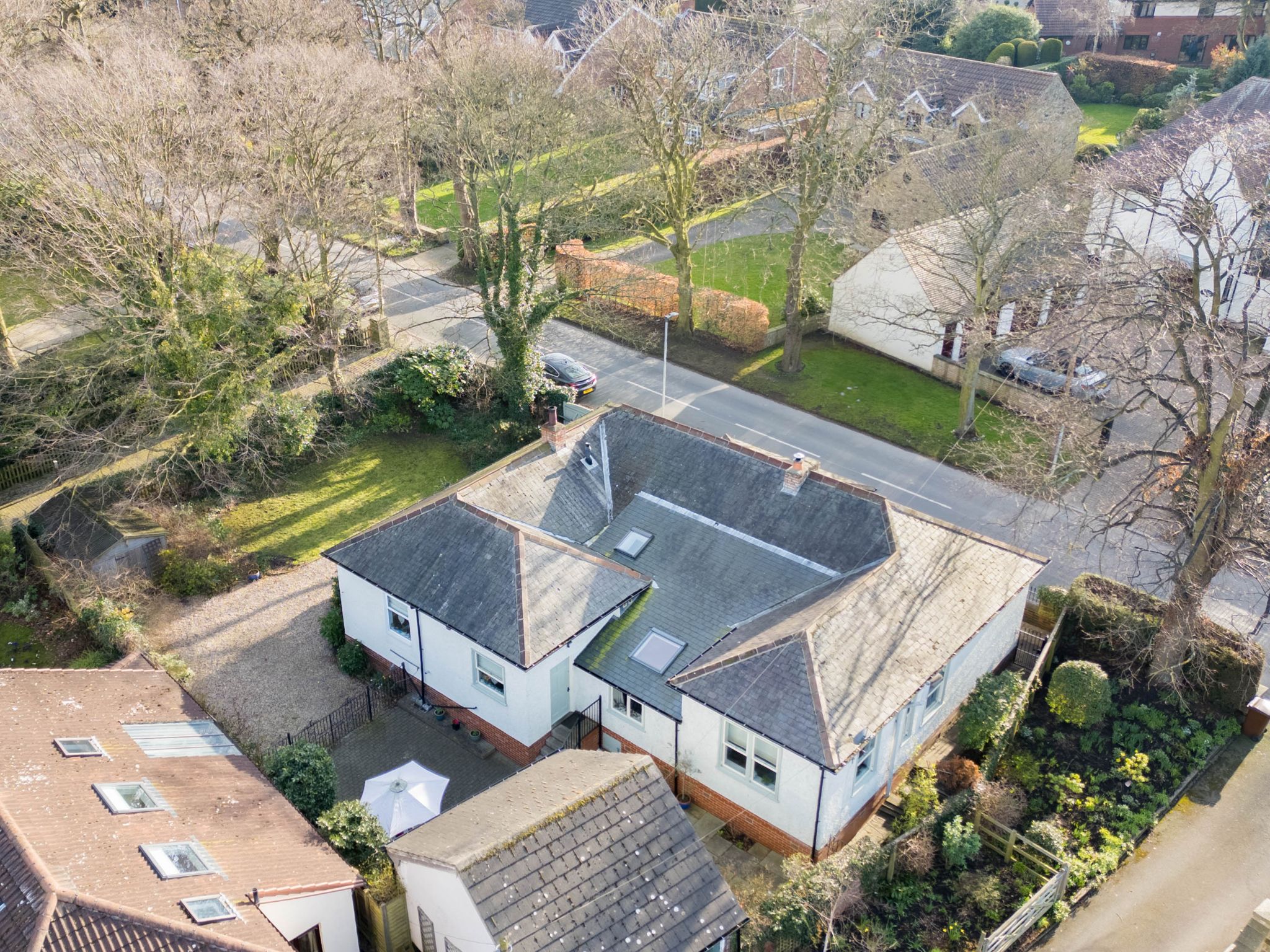 5 bedroom Detached bungalow Under Offer