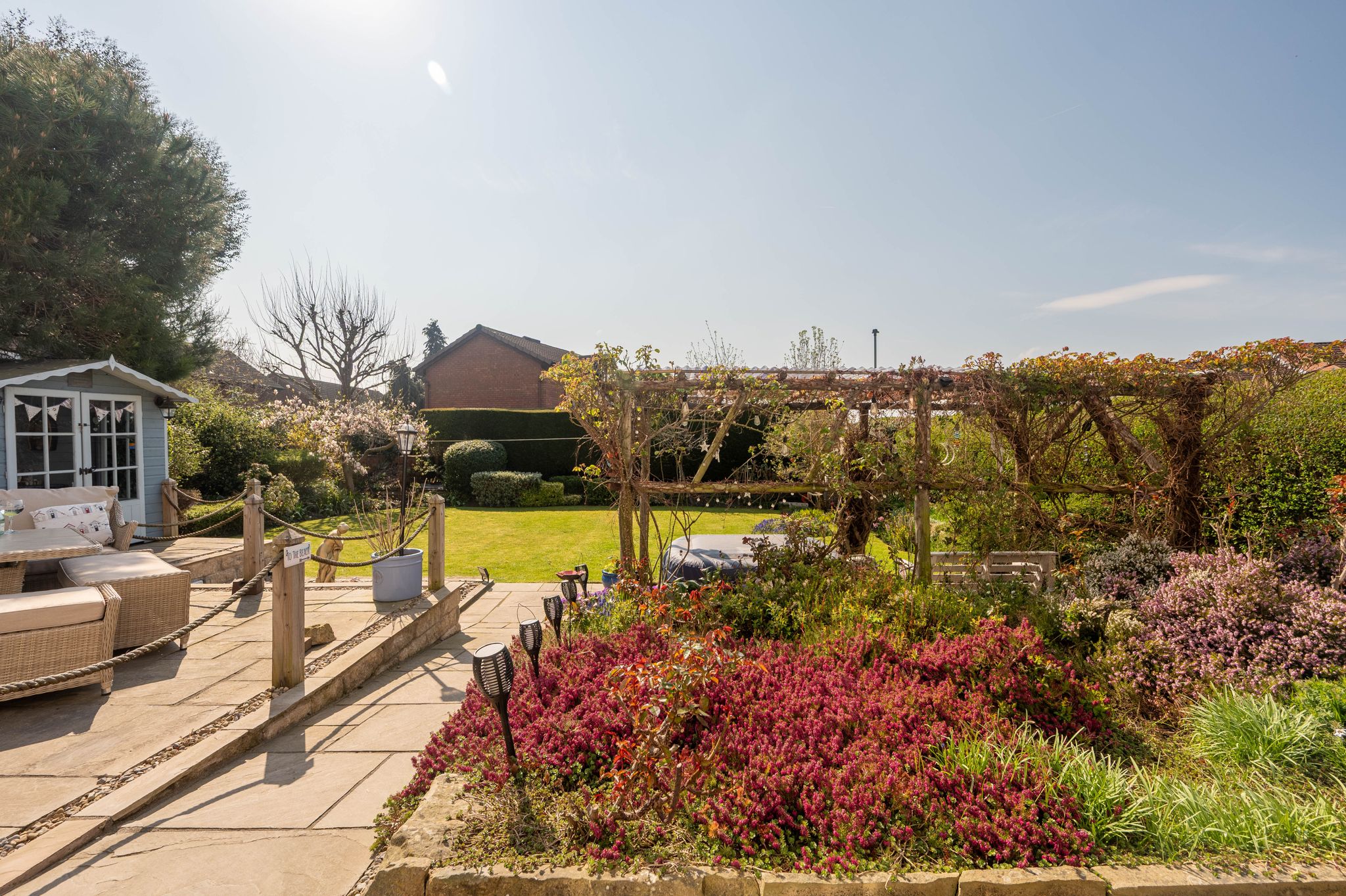 4 bedroom Detached house Under Offer