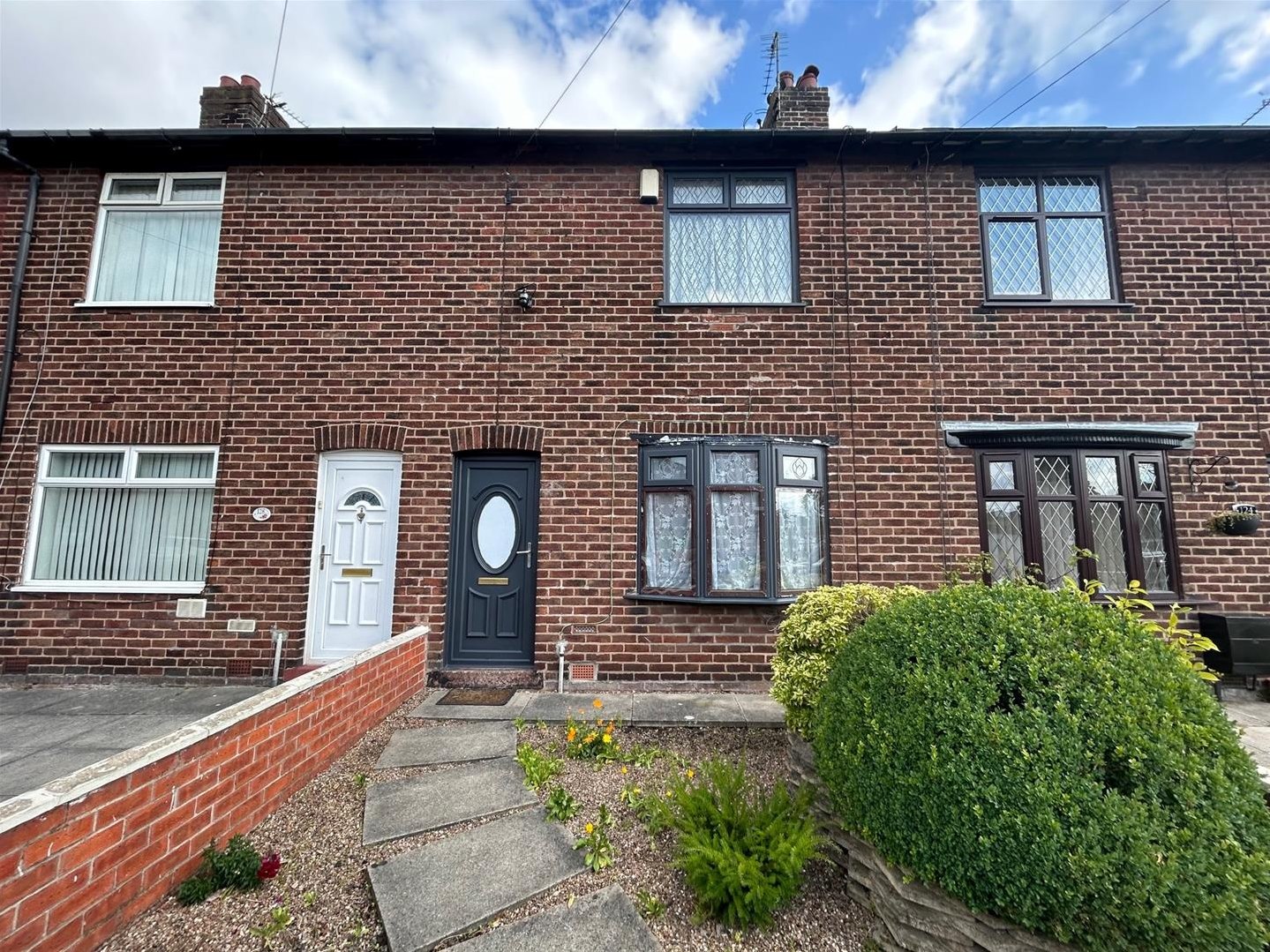 2 bedroom Terraced House Under Offer