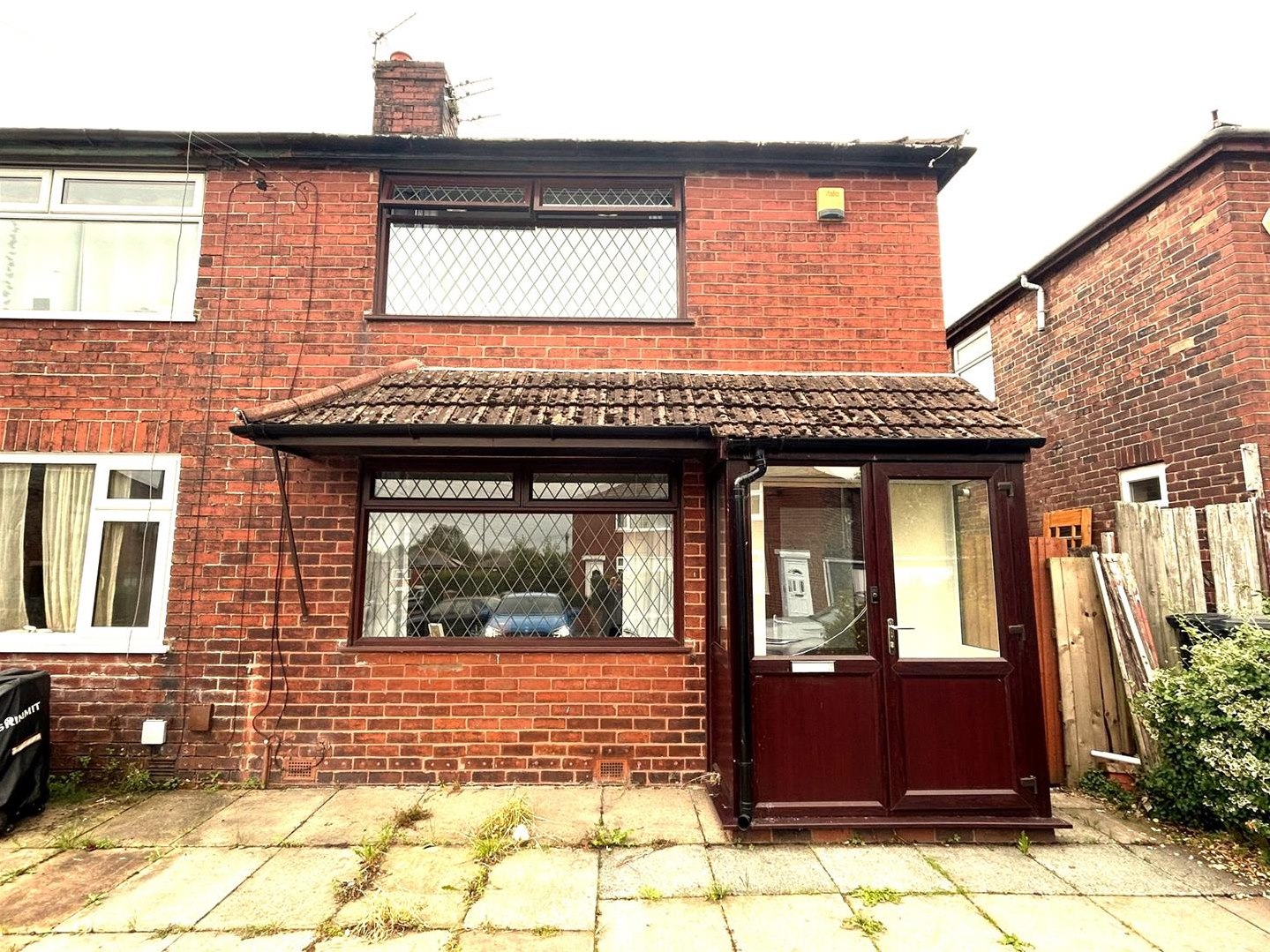 2 bedroom Semi-detached house For Sale