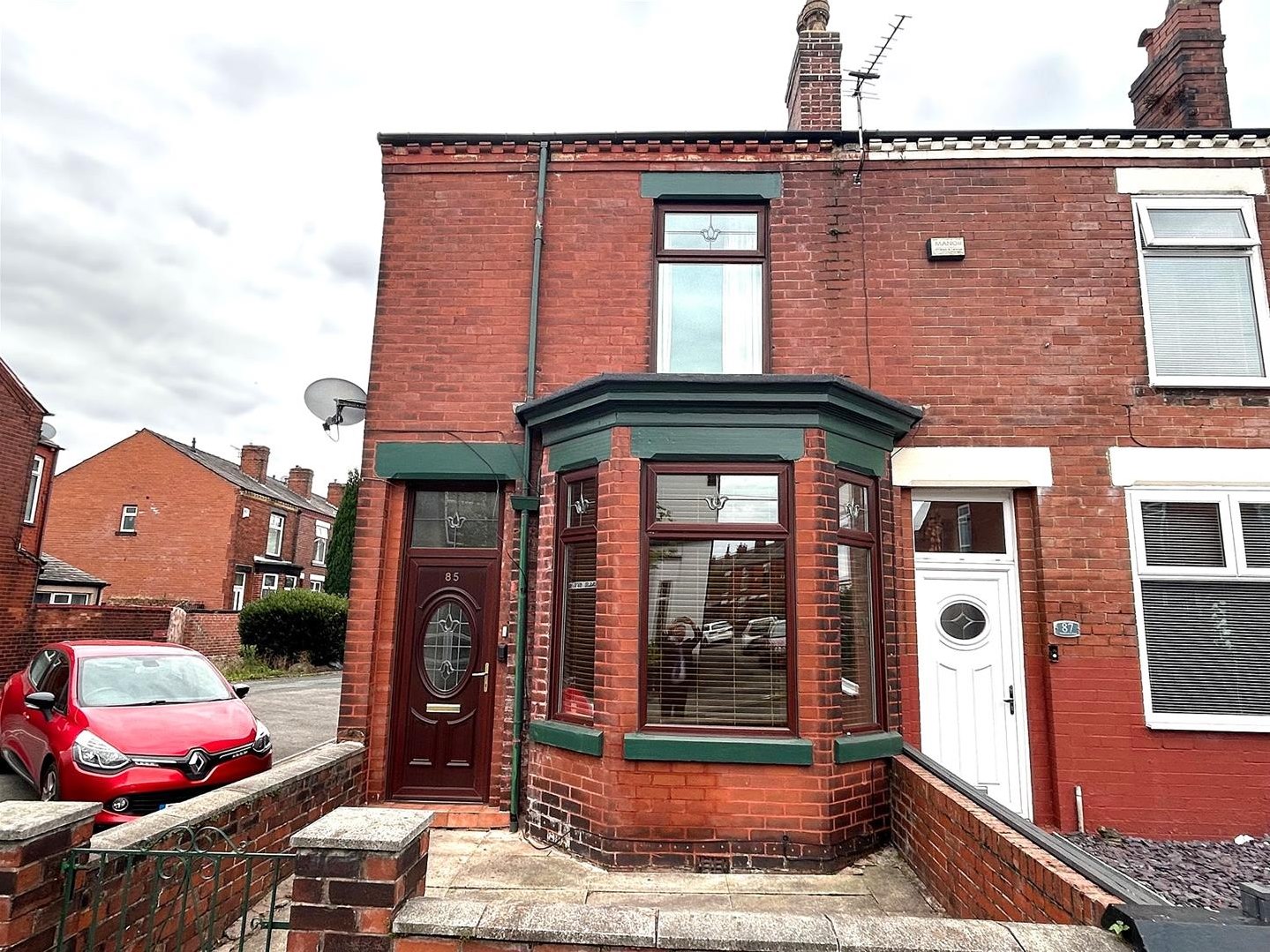 3 bedroom End of terrace house Under Offer