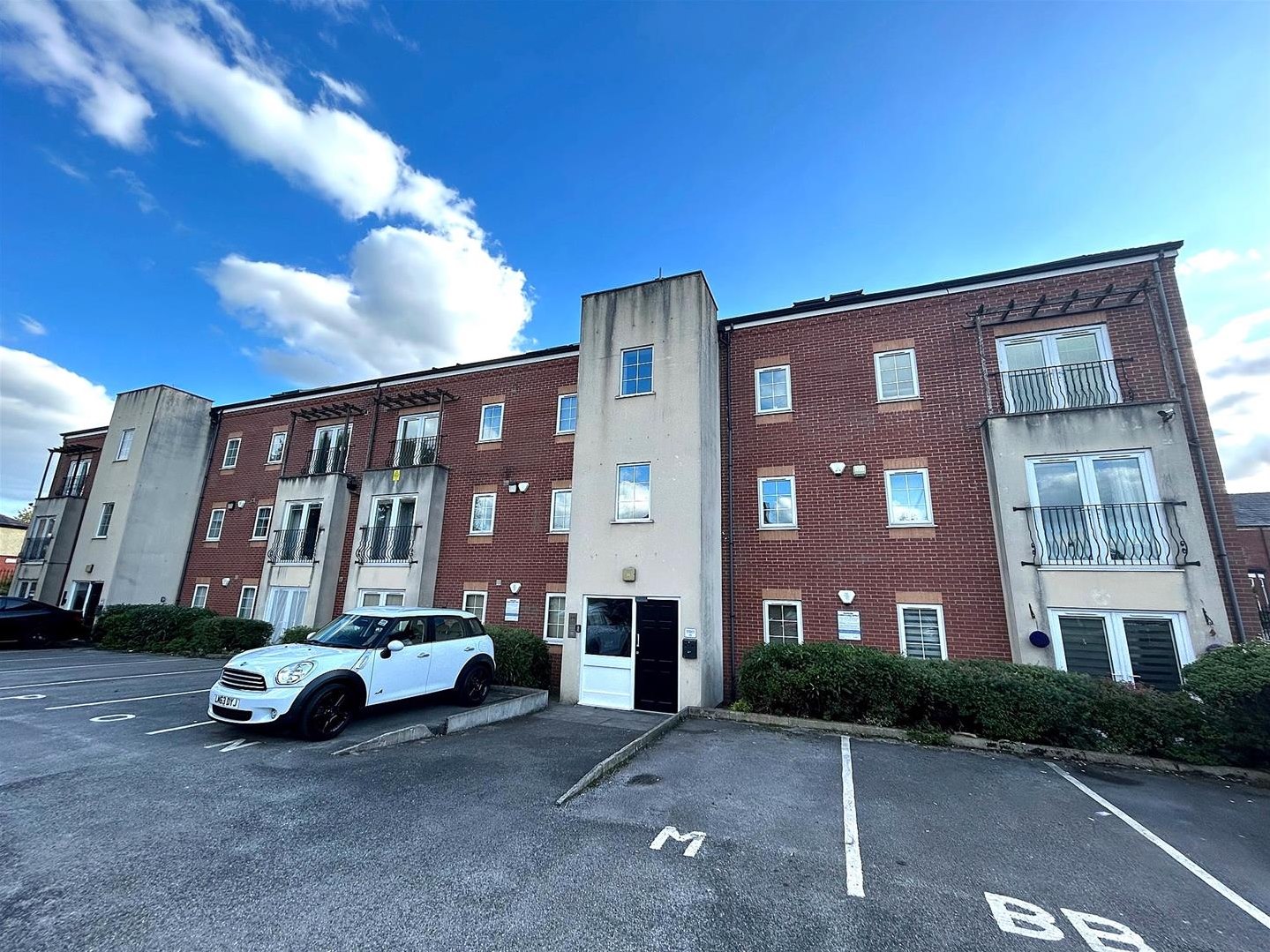 2 bedroom Property For Sale