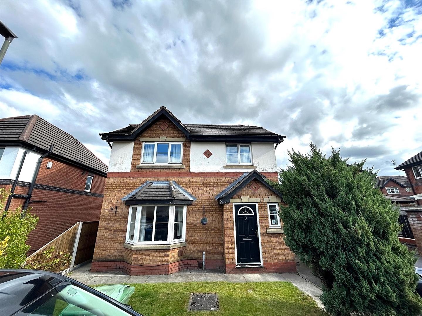 3 bedroom Detached house Under Offer