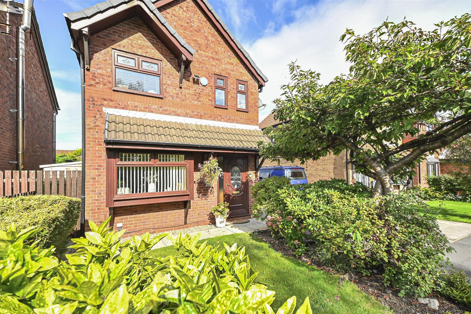 3 bedroom Detached house For Sale