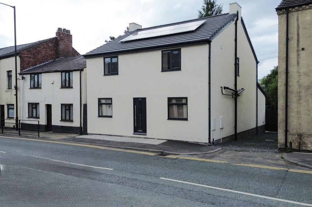 3 bedroom Detached house For Sale
