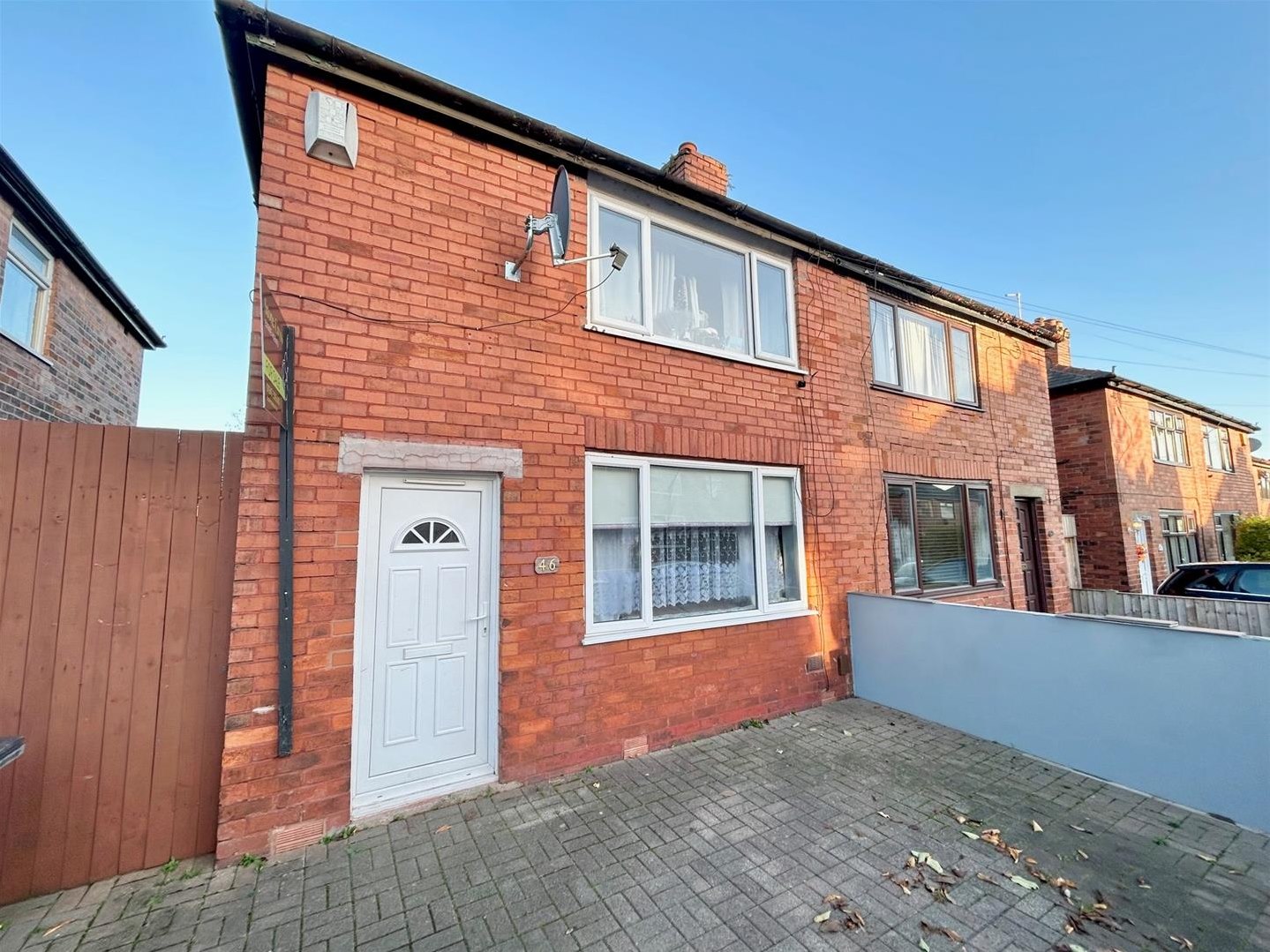 3 bedroom Semi-detached house For Sale