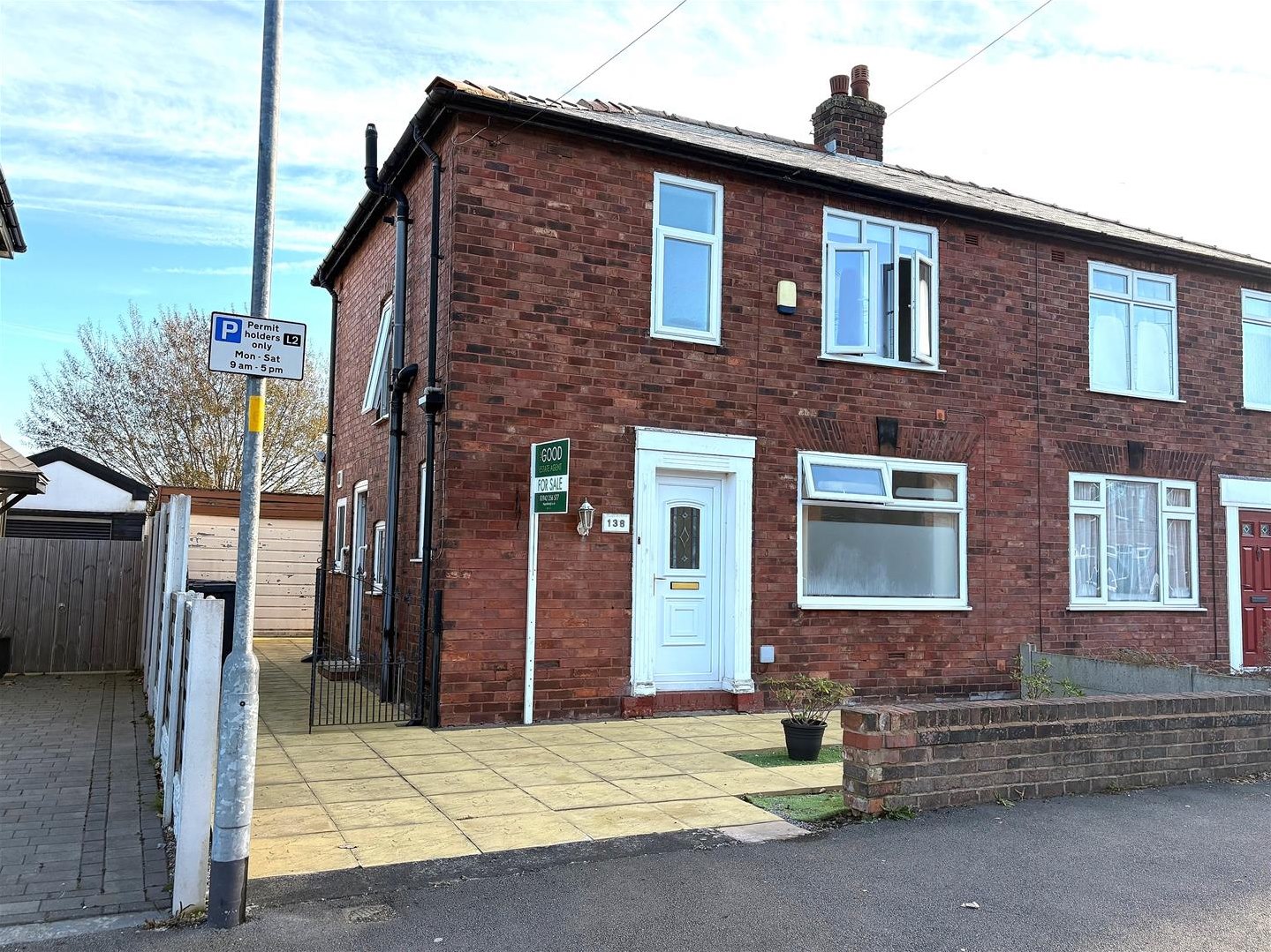 3 bedroom Semi-detached house For Sale