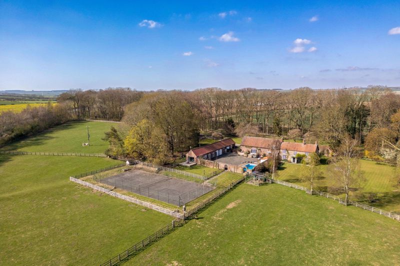 5 bedroom Farm House For Sale