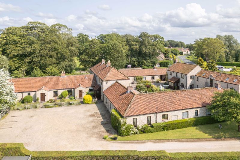 5 bedroom Cottage For Sale