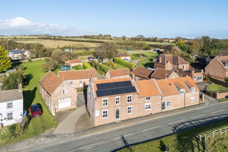 6 bedroom Cottage For Sale