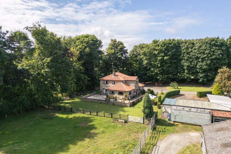 4 bedroom Farm House For Sale