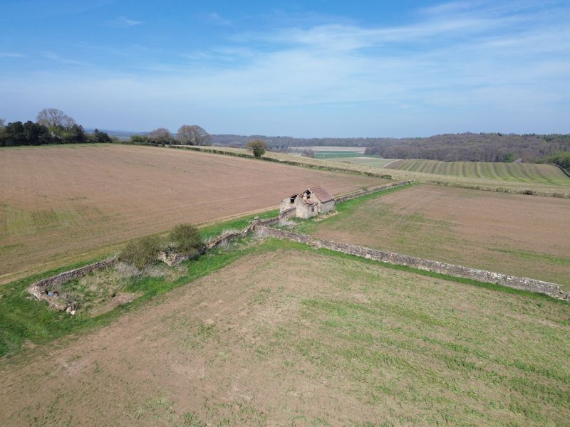 5 bedroom Farm Land For Sale