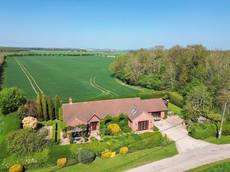 4 bedroom Detached bungalow Under Offer