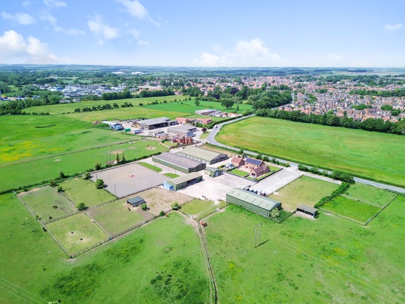 4 bedroom Farm House For Sale